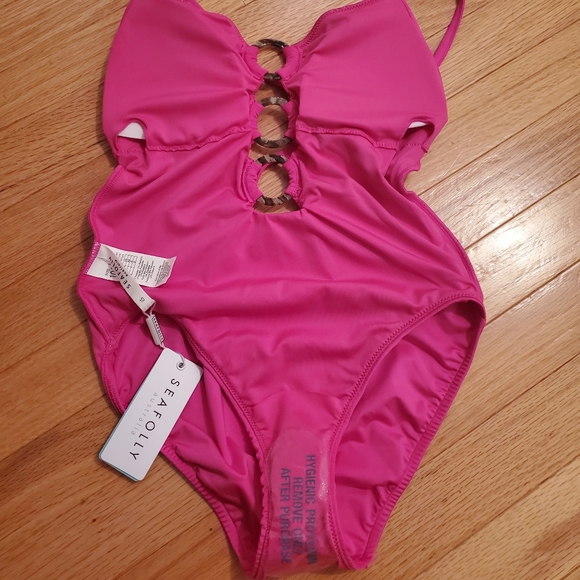 Seafolly swimsuit - Picture 6 of 7